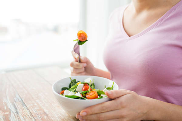 Una dieta adecuada nos ayudará a reducir la grasa del abdomen y de la cintura