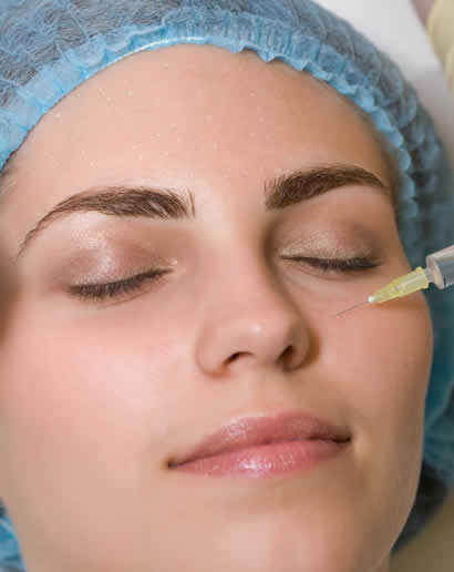Los rellenos faciales complementarios a las cirugías embellecen el rostro y potencian volúmenes en pómulos y labios