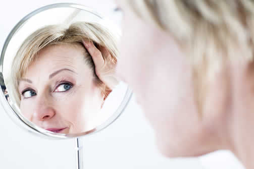 En el tipo IV de la escala Glogau, la piel presenta arrugas por todo el rostro, fotoenvejecimiento severo y, en ocasiones, lesiones pre-malignas