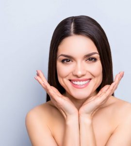 mujer sonriendo