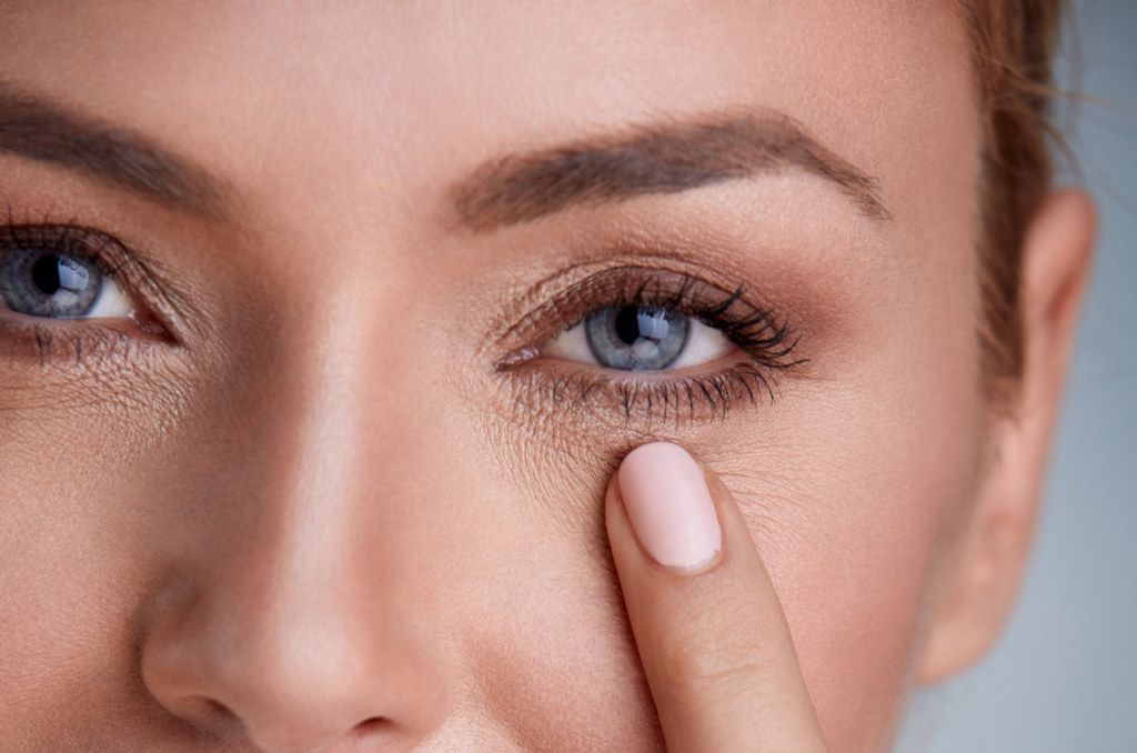Bienes diversos Scully pálido ▷ Técnicas para eliminar las arrugas de debajo de los ojos | IML