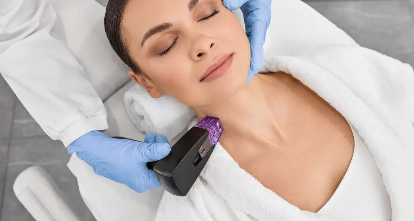 Flacidez facial a los 40 y a los 50: tratamientos avanzados