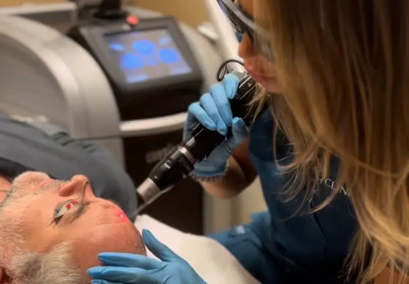 Láser de picosegundos para eliminar tatuajes